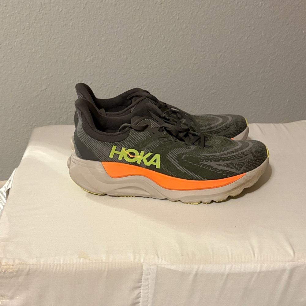 Hoka Black and Neon Orange Athletic Shoes Arahi 8